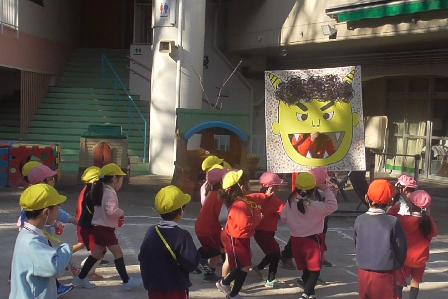 『豆まき』の様子