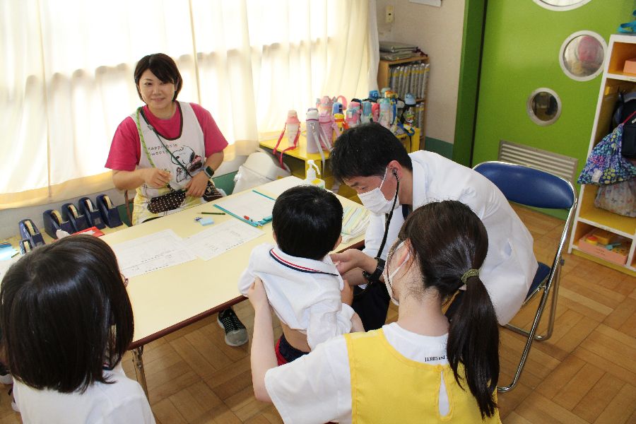 内科検診・歯科検診の様子
