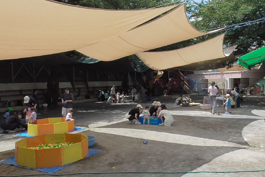 なかよしひろば夏の園庭開放イベントの様子