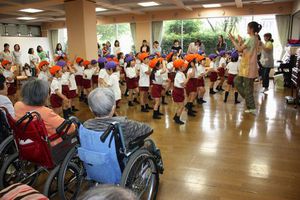 年長組 老人ホーム訪問の様子