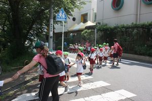 年中組・年長組 園外保育～鷺沼公園～の様子