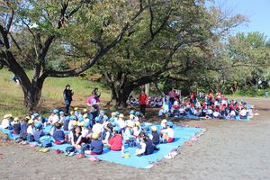 年中組 年長組 秋の園外保育~鷺沼公園の様子~