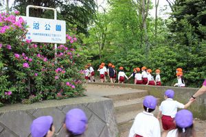 年長組 園外保育の様子～鷺沼公園～