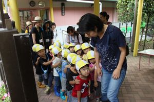 年少組ジャガイモ掘りの様子