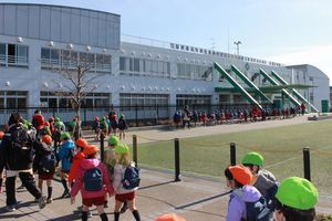 年長組 学校訪問の様子「土橋小学校」