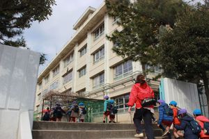 年長組 学校訪問の様子「鷺沼小学校」