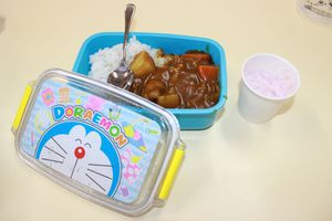 二学期「カレー給食」の様子