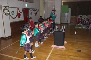 クリスマス会の様子「本物のサンタさんがやって来た」